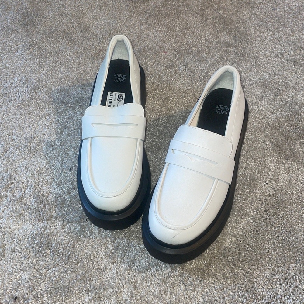 wild fable penny loafers in white with platform size 9.5 new